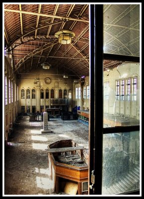 20091018213418-abandonalia.-estacion-norte.jpg